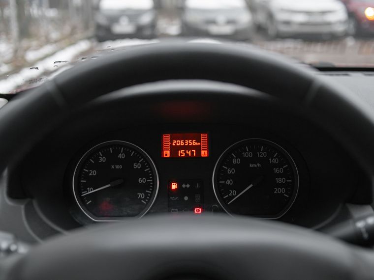 Nissan Almera 2014 года, 206 309 км - вид 5