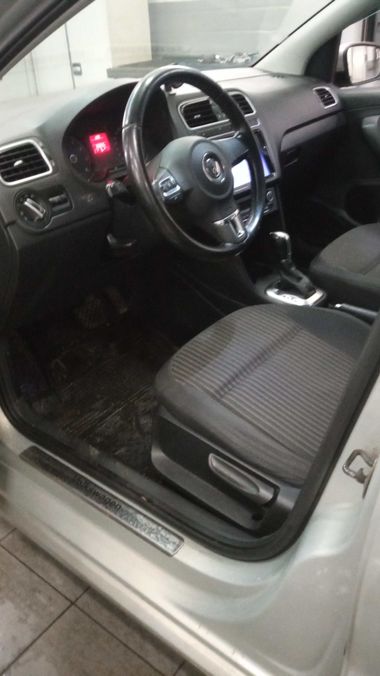 Volkswagen Polo 2013 года, 207 000 км - вид 5