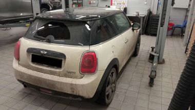 MINI Cooper 2016 года, 100 000 км - вид 3