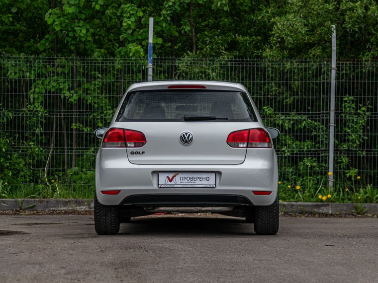 Volkswagen Golf 2011 года, 138 000 км - вид 4