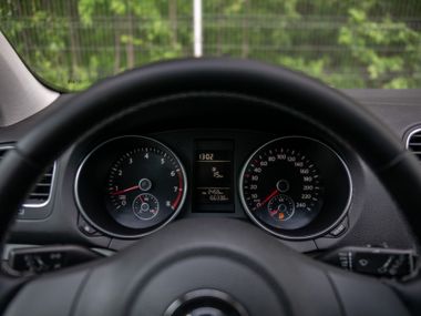 Volkswagen Golf 2011 года, 138 000 км - вид 5