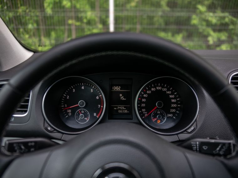 Volkswagen Golf 2011 года, 138 000 км - вид 5