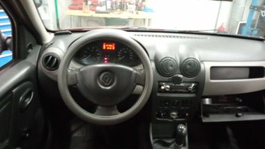 Renault Sandero 2011 года, 191 356 км - вид 5