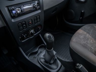 Renault Sandero 2011 года, 191 356 км - вид 8