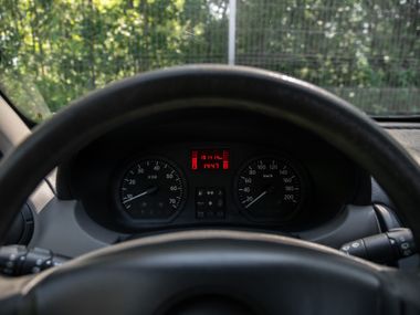 Renault Sandero 2011 года, 191 356 км - вид 5