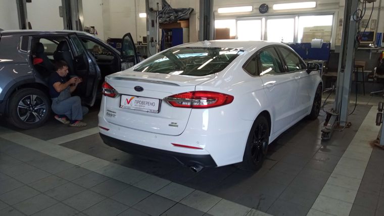 Ford Fusion (North America) 2019 года, 119 173 км - вид 3