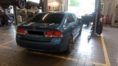 Honda Civic 2009 года, 296 971 км - вид 3