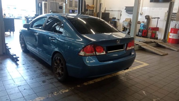 Honda Civic 2009 года, 296 971 км - вид 4