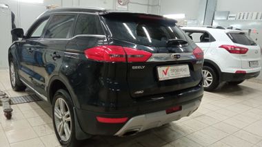Geely Atlas 2018 года, 97 054 км - вид 4
