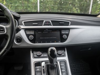 Geely Atlas 2018 года, 97 054 км - вид 9