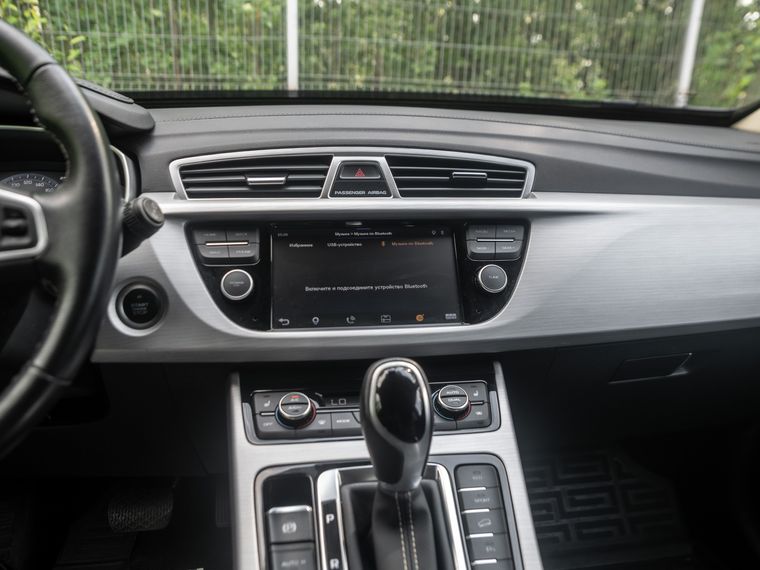 Geely Atlas 2018 года, 97 054 км - вид 9