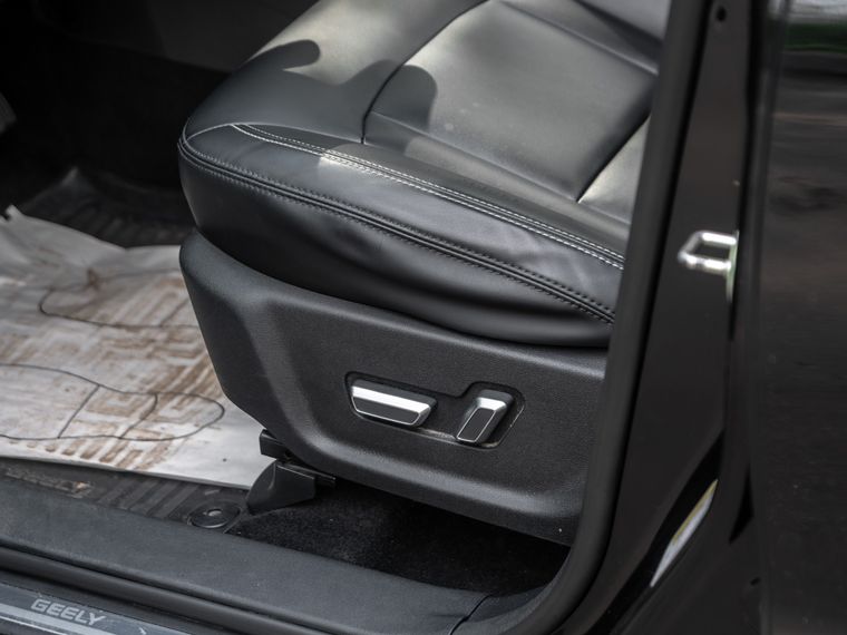 Geely Atlas 2018 года, 97 054 км - вид 13