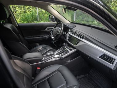 Geely Atlas 2018 года, 97 054 км - вид 15