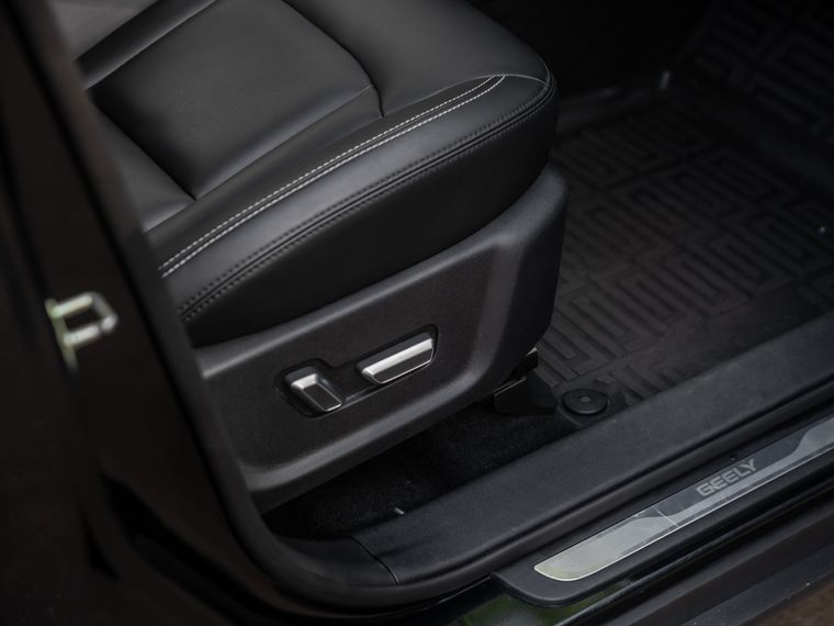 Geely Atlas 2018 года, 97 054 км - вид 16