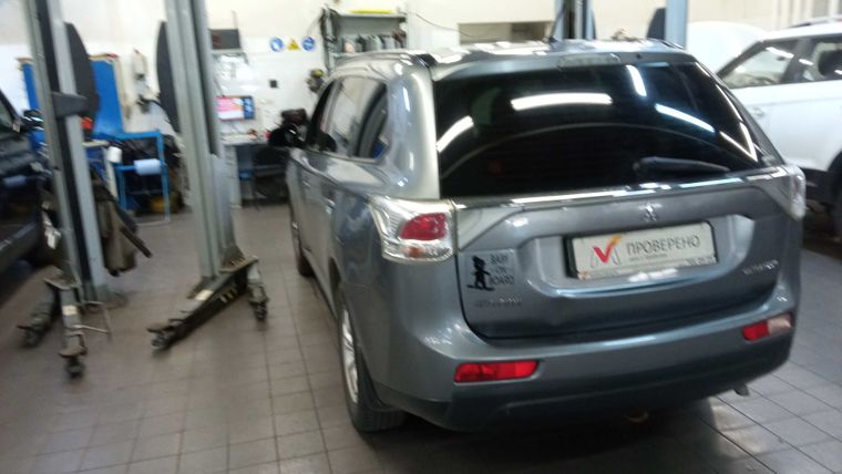 Mitsubishi Outlander 2012 года, 240 797 км - вид 4