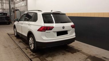 Volkswagen Tiguan 2020 года, 111 850 км - вид 4