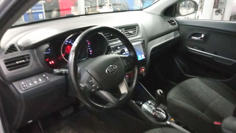 Kia Rio 2013 года, 124 000 км - вид 5