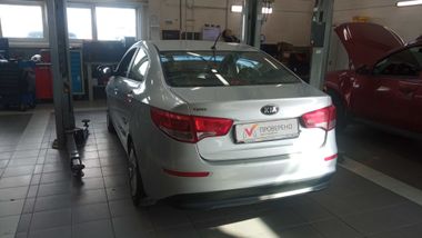 KIA Rio 2015 года, 96 333 км - вид 4