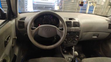 Hyundai Accent 2006 года, 239 659 км - вид 5