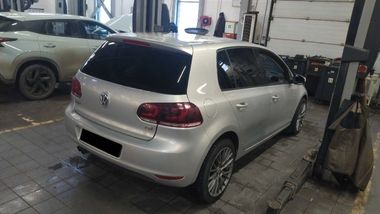 Volkswagen Golf 2011 года, 196 892 км - вид 3