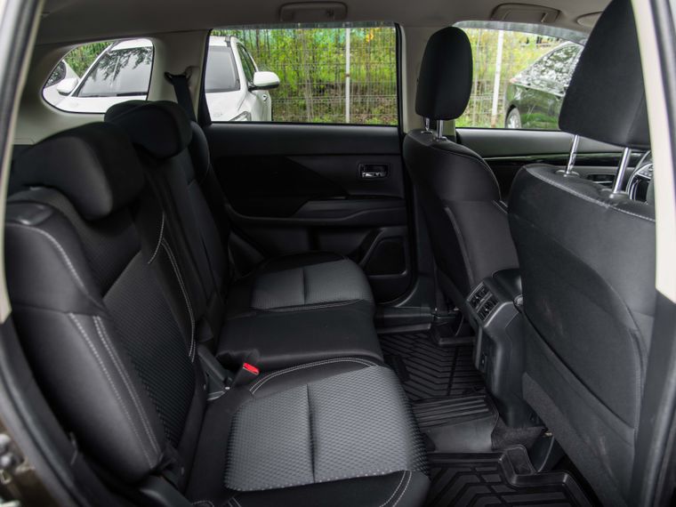 Mitsubishi Outlander 2020 года, 86 342 км - вид 16