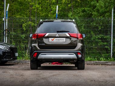 Mitsubishi Outlander 2020 года, 86 342 км - вид 4