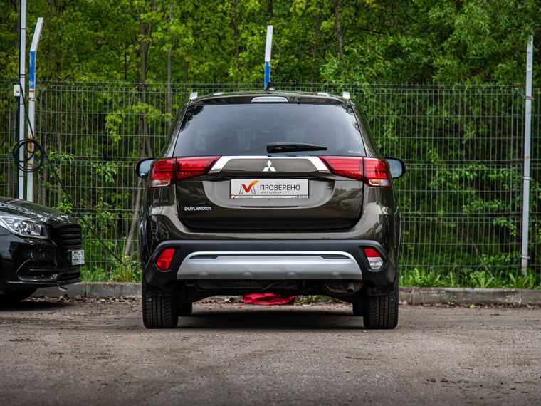 Mitsubishi Outlander 2020 года, 86 342 км - вид 4