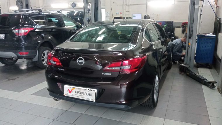 Opel Astra 2013 года, 153 000 км - вид 3 Opel Astra 2013 года, 153 000 км - вид 3