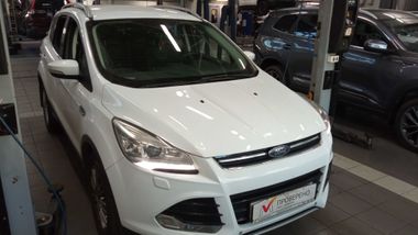 Ford Kuga 2015 года, 129 000 км - вид 3