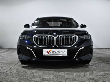 BMW 5 серия 2024 года, 8 188 км - вид 3