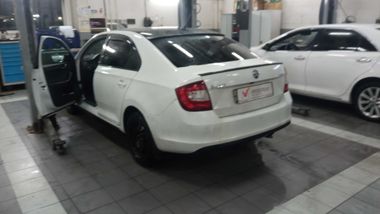 Skoda Rapid 2015 года, 373 319 км - вид 4