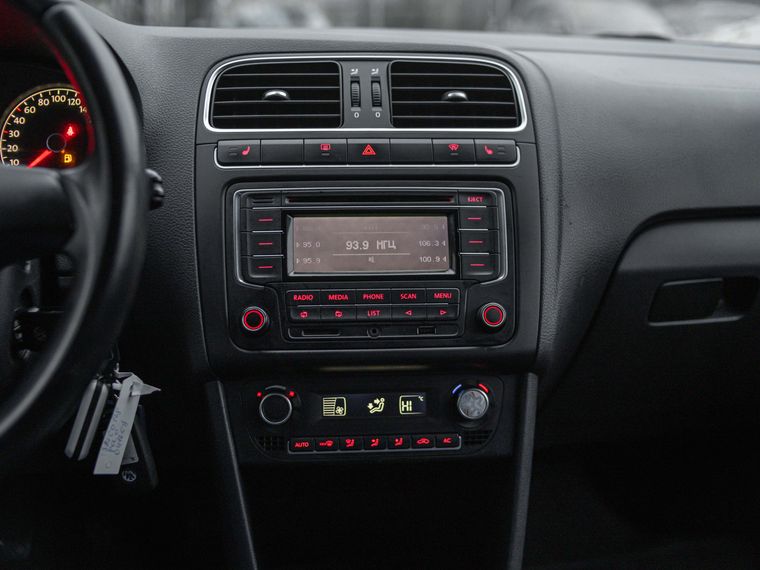 Volkswagen Polo 2013 года, 157 643 км - вид 7