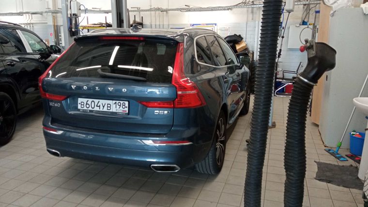 Volvo XC60 2019 года, 147 936 км - вид 3