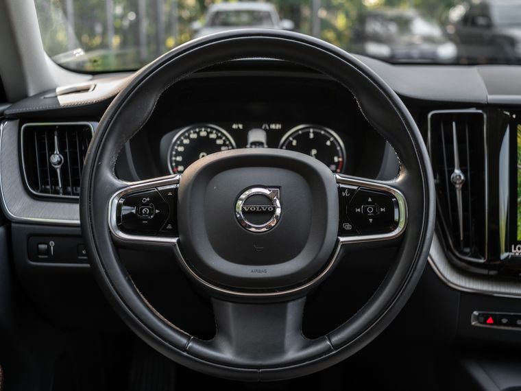 Volvo XC60 2019 года, 147 936 км - вид 7