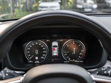 Volvo XC60 2019 года, 147 936 км - вид 5