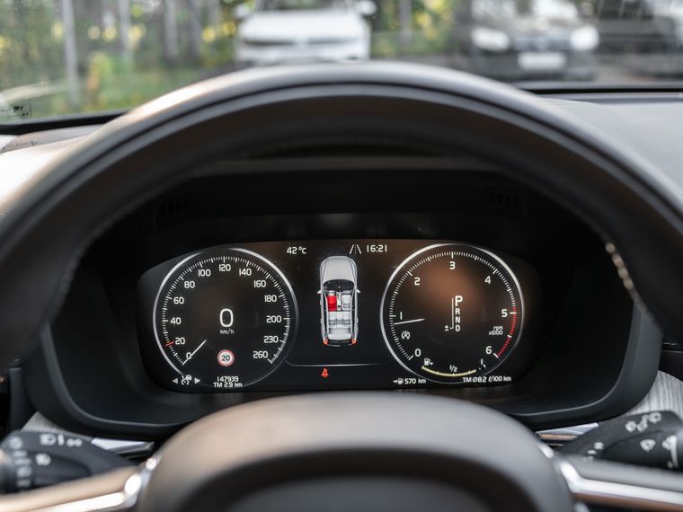 Volvo XC60 2019 года, 147 936 км - вид 5