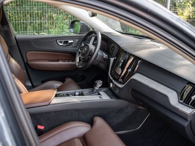 Volvo XC60 2019 года, 147 936 км - вид 15