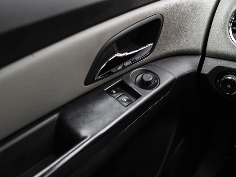 Chevrolet Cruze 2011 года, 189 688 км - вид 9