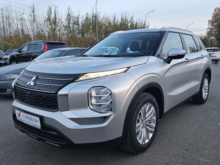 Mitsubishi Outlander 2022 года с пробегом 30 км - купить Серый Внедорожник  в Санкт-Петербурге | Цена, характеристики, фото