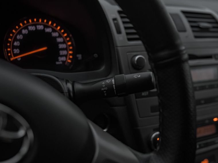 Toyota Avensis 2011 года, 254 403 км - вид 8