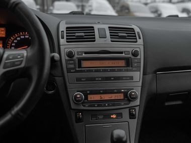 Toyota Avensis 2011 года, 254 403 км - вид 9