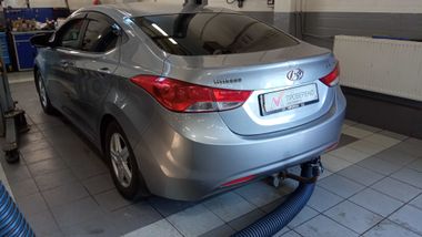 Hyundai Elantra 2013 года, 400 559 км - вид 4