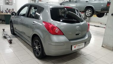 Nissan Tiida 2011 года, 173 007 км - вид 3