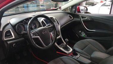 Opel Astra GTC 2011 года, 183 000 км - вид 5