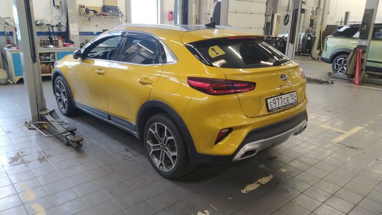 Kia XCeed 2020 года, 40 885 км - вид 4