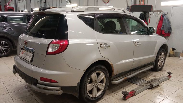 Geely Emgrand X7 2014 года, 150 041 км - вид 3