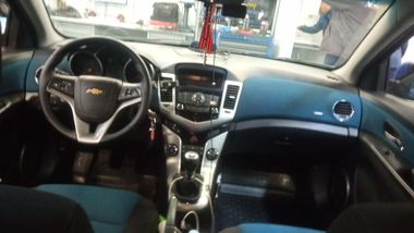 Chevrolet Cruze 2011 года, 220 000 км - вид 5