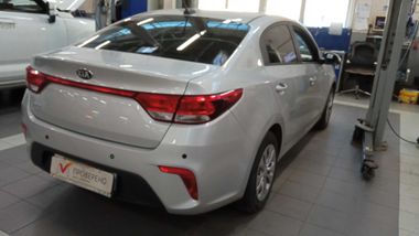 Kia Rio 2019 года, 77 104 км - вид 3