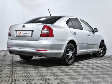 Skoda Octavia 2011 года, 346 391 км - вид 5