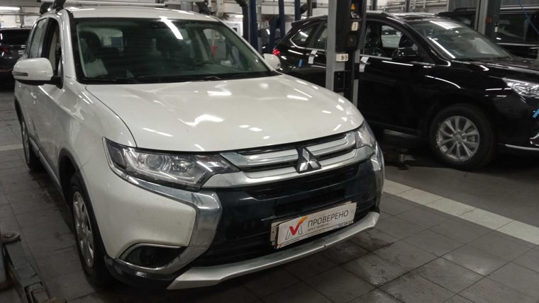 Mitsubishi Outlander 2018 года, 96 685 км - вид 3